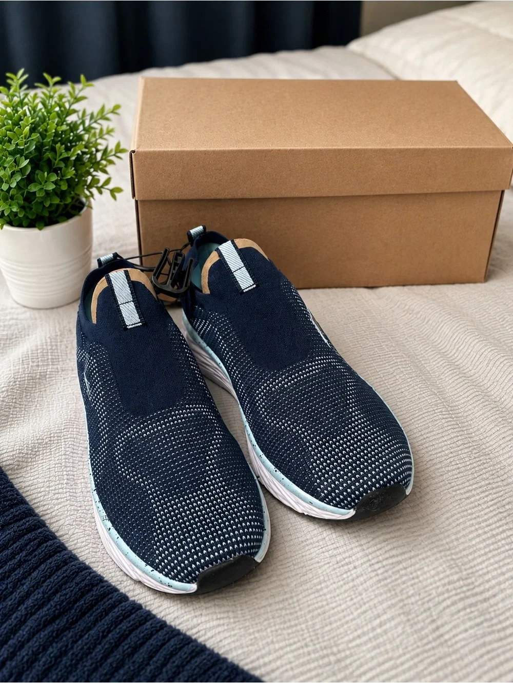 Men's Slip-On Knit Sneakers in Navy - Unbranded